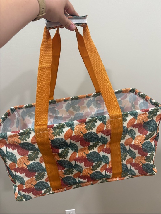 thirty-one Handbags - thirty-one Autumn Leaf Print Tote with Orange Handles